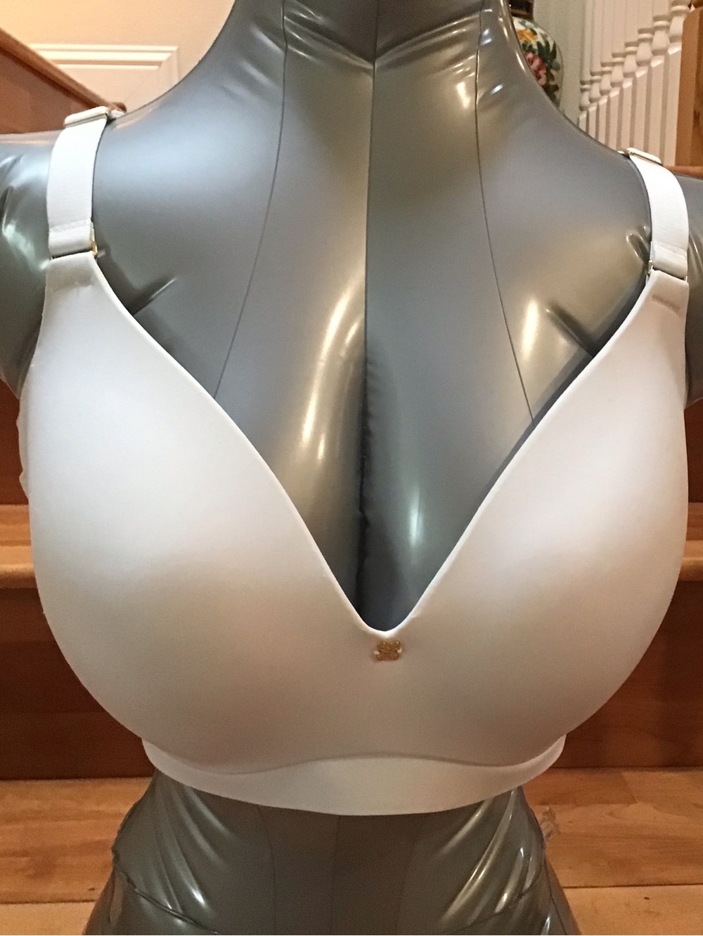 Honeylove White  cloud embrace wireless t shirt bra